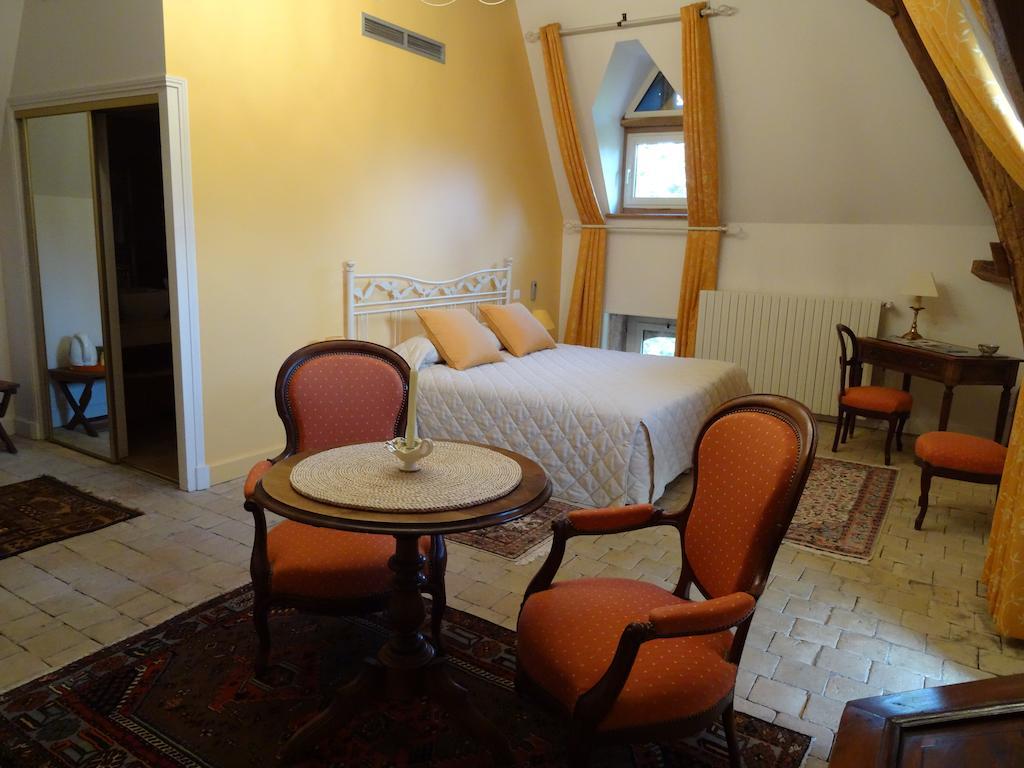 Bed and Breakfast Gentilhommiere De Collonges Prisse Номер фото