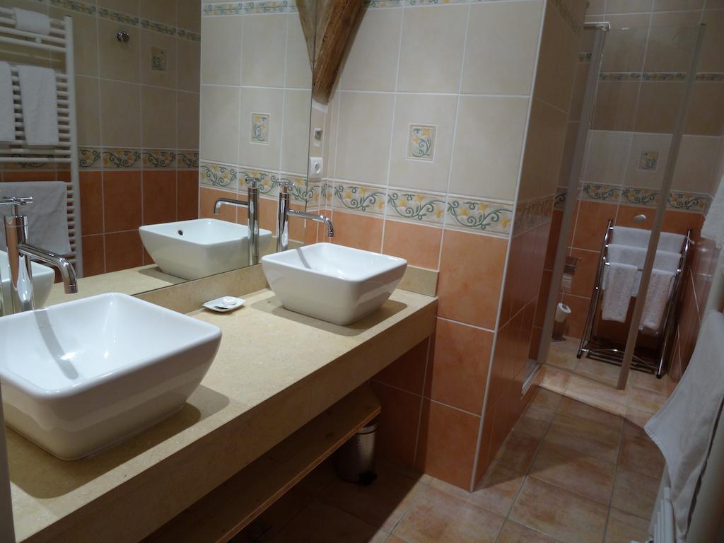 Bed and Breakfast Gentilhommiere De Collonges Prisse Номер фото
